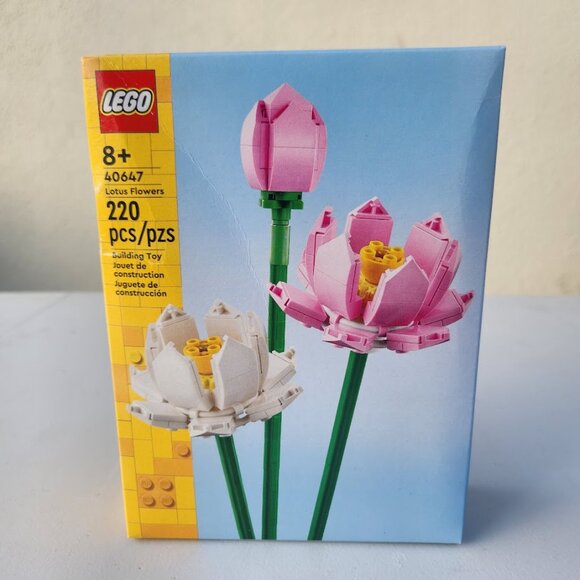 NEW LEGO Lotus Flower Decor Display Bouquet 40647 Stocking Stuffer Christmas Gif - Picture 1 of 13